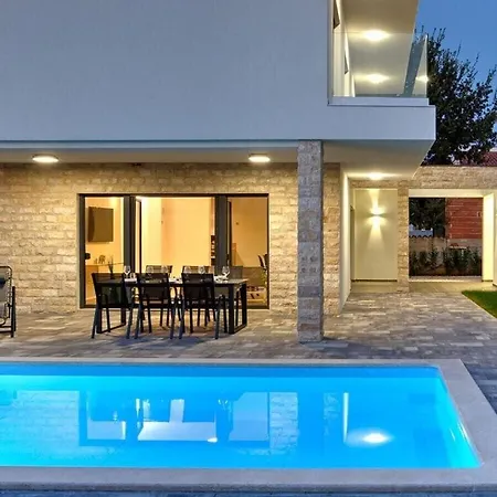 With 2 Pools Porec